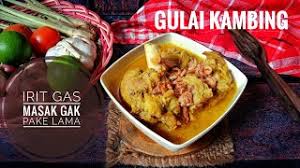 Selain digulai atau dibikin sate kambing, daging kambing bisa juga dimasak dengan bumbu yang lebih komplit misalnya kari kambing medan yang sudah terkenal kelezatannya. Resep Paling Ajiiibb Turun Temurun Gulai Kambing Khas Arab