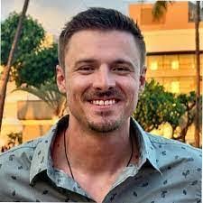 Neil Medlin's Instagram, Twitter & Facebook