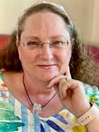 Laura Burlingame's Instagram, Twitter & Facebook