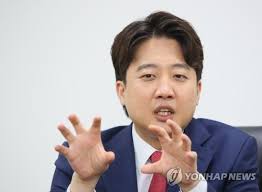프레임토론 윤건영 / 더불어민주당 의원 황보승희 / 국민의힘 의원 국민의 청원 이현. 9funqjgb16v M