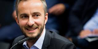 Sein gelöt stinkt schlimm nach döner, selbst ein schweinefurz riecht schöner. Urteil Zu Schmahgedicht Uber Erdogan Drei Viertel Bohmermann Verboten Taz De