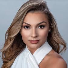 Aileen Pollard's Instagram, Twitter & Facebook