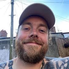 Karl Bradshaw's Instagram, Twitter & Facebook