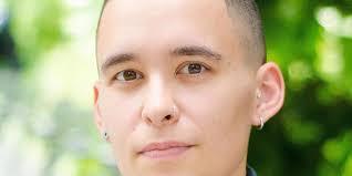 381: An interview with Naomi Gordon-Loebl, author of “Saying Goodbye to My  Chest”