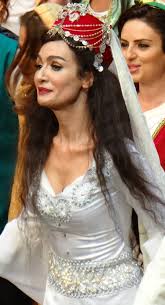 During 2004 and 2007, birce akalay worked as sport presenter at star tv and tv8. File Birce Akalay Cropped Jpg Wikimedia Commons