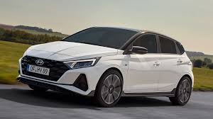 Hyundai I20 N Line Une Finition Sportive Attractive En 2020 Drapeau A Damier Dessins Sportifs Automobile