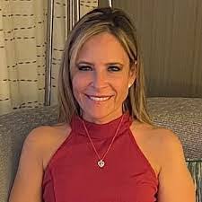 Nicole Maniaci's Instagram, Twitter & Facebook