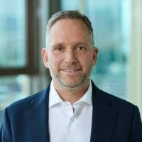 Thomas Poss's Instagram, Twitter & Facebook