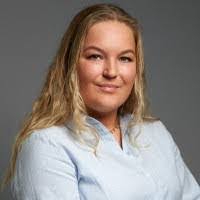 Lisa Manders's Instagram, Twitter & Facebook