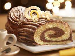 Kerststronk Met Chocoladevulling Recept Kerststronk Rolcake Kerstdesserts