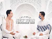 Sedekah Yang Paling Ringan Dilakukan Adalah Senyum Kepada Orang Lain Rasulullah Saw Bersabda تبسمك في وجه أخيك لك صدقة Senyummu Di Di 2020 Kemeja Kemeja Pria Senyum