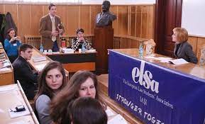 Oferă un program de licență de formare juridică fundamentală și o serie de deschideri spre sistemul de drept european și de aprofundări în domenii actuale și moderne prin cele patru programe de masterat. ConferinÈ›Äƒ Pentru Admiterea Inm È™i Barou La Facultatea De Drept Din Cadrul Uaic 7est Ro Stiri Iasi Stiri Locale Nationale Si Internationale