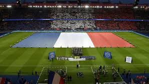 Este ha visto las victoras más bellas de este club. Paris El Recuerdo A Las Victimas En El Parque De Los Principes Deporte Total El Comercio Peru