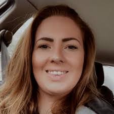 Tina Rutter's Instagram, Twitter & Facebook