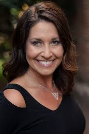 Lisa Clearman's Instagram, Twitter & Facebook