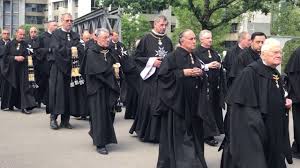 L'ordre des chevaliers de malte est un des facteurs déterminants qui permettent de comprendre l'influence que le vatican a su développer au cours de son histoire. Pelerinage International De L Ordre De Malte Lourdes 2017 Youtube