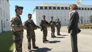 Questa sezione sull'argomento unità militari è ancora vuota. Vannes Florence Parly Au 3e Rima Bretagne Tele Youtube