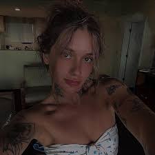 Ashley Reuer's Instagram, Twitter & Facebook