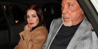 Wdowa po Presley'u i słynny piosenkarz są małżeństwem