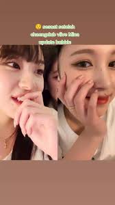 warna kukunya cantik apakah itu couple 🤭🐧🐅#MICHAENG #MINA #CHAEYOUNG  #TWICE #트와이스 #CaffinoBaristan #fyp