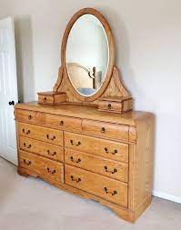 See what makes broyhill furniture built to last & designed to love. Blackhawk Furniture Company Gorgeous Amish Mission Arts Crafts Style Oak Cedar Lined Bottom Drawers Only Gentlemen S Dresser With Oval Mirror Excellent Condition 1173 Prestigious Blackhawk Furniture Company Auction Featuring