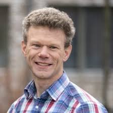 De laatste dagen van december, bezig met het afronden van mijn  werkzaamheden bij CARE+ Stichting. Wat een mooie periode heb ik erop  zitten. Enorm trots op wat we, samen met alle Careplussers,