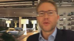 TV 2|VEJRET: Thomas Mørk klar med make-up, kaffe