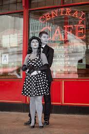Black And White Costume Ideas Look Like You Walked Off A Black And White Movie Set With This Easy Costume Black And White Costume Halloween Costumes For Girls Grayscale Costume