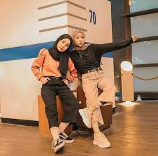 Hadiah ulang tahun yang berkesan kata kata cinta tips sumber : Inspirasi Ootd Couple An Berdua Dengan Sahabat Hayoo Facebook
