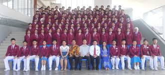 Answer all questions in this sectiort. Senarai Nama Pengawas Smk Sacred Heart Prefectorial Board