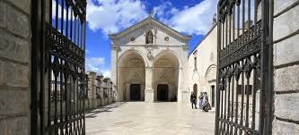 Analisi delle devozioni a san michele arcangelo, alla madonna incoronata e a san nicola in giovinazzo. Santuario Di San Michele Arcangelo Puglia