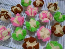 Bolu kukus adalah camilan yang wajib digunakan pada momen atau acara khusus apa pun. Resep Rahasia Cara Membuat Bolu Kukus Mekar Sempurna Resep Dapoer Ibu