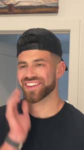 Mens Shaving Beard Like Bailey Zimmerman