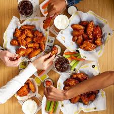 Buffalo Wild Wings Temporarily Shuts Down After A Live Rat Falls From The Ceiling