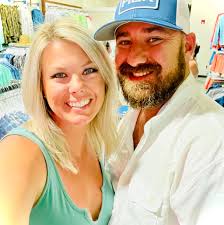 What species of wood is this? I asked a local guy for post oak, but I'm  having my doubts after they claimed the moisture content was <20% and it's  consistently reading in