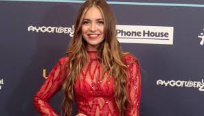 Ana mena è una cantante e attrice spagnola che abbiamo visto spesso duettare con rocco hunt. Ana Mena Bomba Spagnola Che Fa Ballare Tutti Dilei