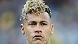 Ein zopf in der mitte und ruhen in einem chaotischen pferdeschwanz. Fussball Wm 2018 Die Weltmeisterschaft Der Verruckten Frisuren Abendzeitung Munchen
