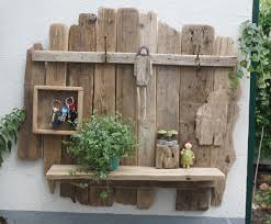 Wandregal Mit Schlusselkasten Aus Treibholz Treibholz Arbeiten Dekoration Bastelideen