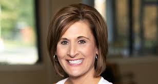 Gina Cherry's Instagram, Twitter & Facebook