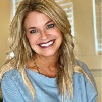 Deanna Halbert's Instagram, Twitter & Facebook