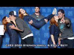 Check out the latest pictures, photos and images of stephen amell and emily bett rickards. C2e2 2020 Stephen Amell Emily Bett Rickards Photos Youtube