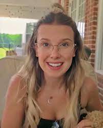 Yes, i know i came in too early on the jay multiple times and im still practicing. Stranger Things 4 On Twitter Millie Bobby Brown En Instagram Strangerthings