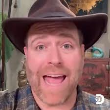 You may recognize this dire wolf from Game of Thrones, but now you might  see them in real life! Dire wolves were thought to be extinct for over  10,000 years... but they're