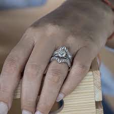 Explore our wedding rings and choose from a variety of metals and diamonds. Tips To Select A Diamond Ring Guard Or Enhancer