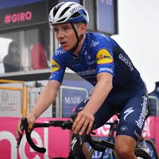 He is the son of patrick evenepoel, a for. Evenepoel Erfahrt Beim Giro D Italia Seine Grenzen Radsport News Com