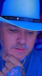 If you know you love me ❤️‍🩹 send me a direct message