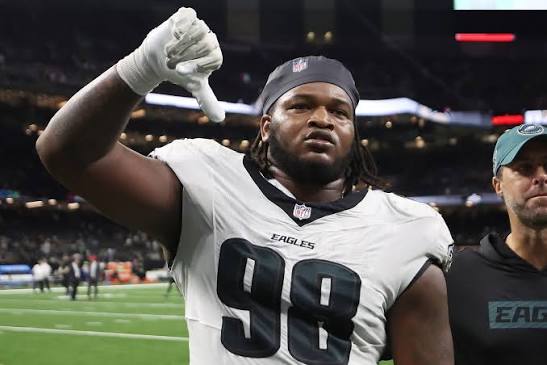 Jalen Carter and the Eagles defense prepare to tackle Tampa Bay