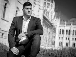 Öccse, gergely, szintén válogatott úszó. Gyurta Daniel Nok Lapja