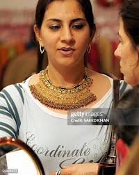 313 Pakistani Gold Jewelry Stock Photos, High-Res Pictures, and Images