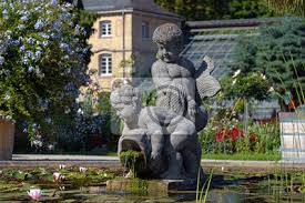 Finden sie schöne landschaftsgärten, parks und botanische gärten in karlsruhe und umgebung. Skulptur Im Botanischer Garten Karlsruhe Deutschland Fototapete Fototapeten Nymphaea Deutschland Brunnen Myloview De